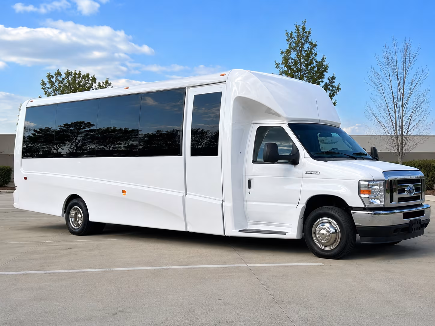 large scale buses for trade shows and convention travel from manteca