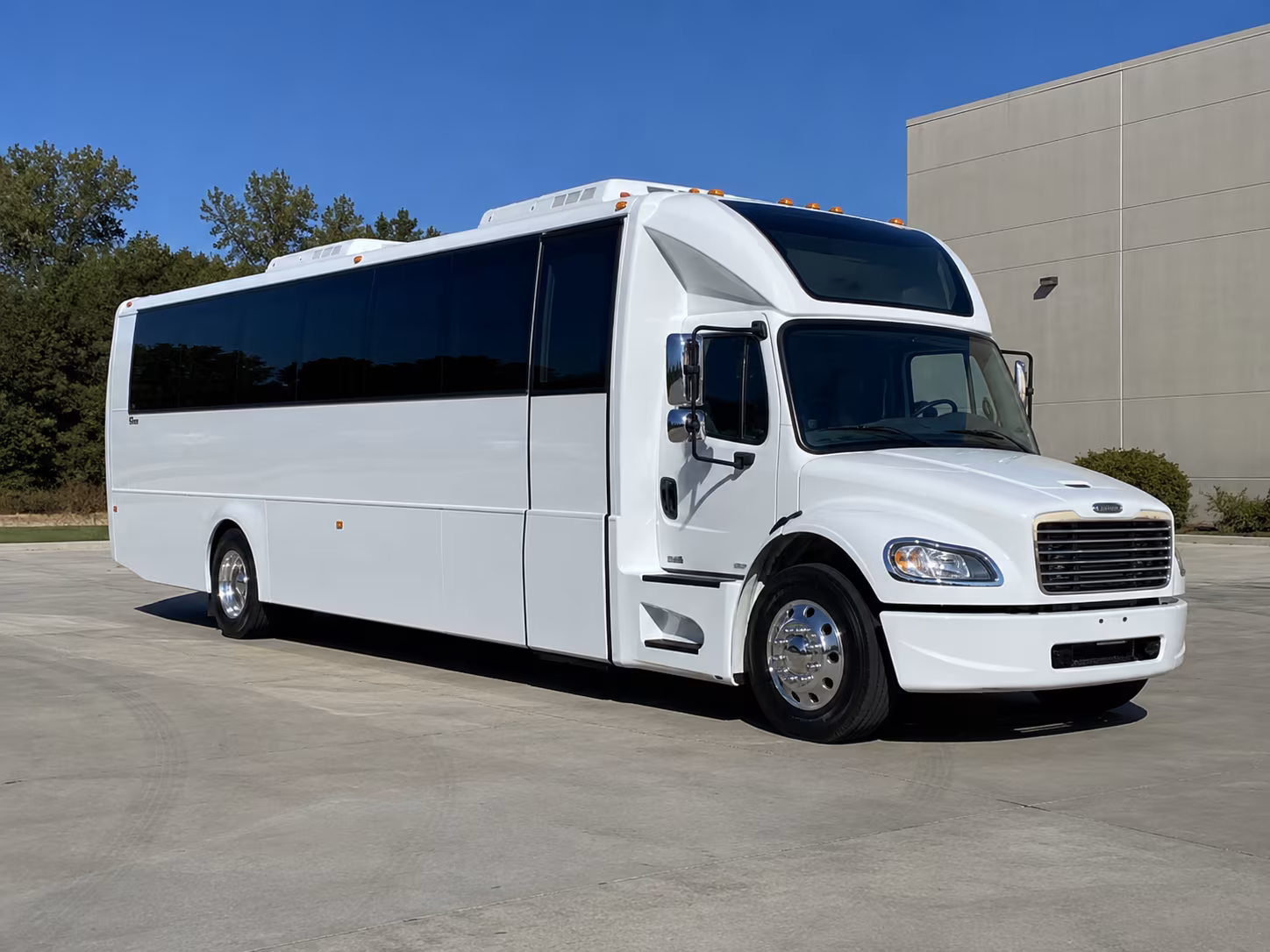 manteca 28 passenger party bus